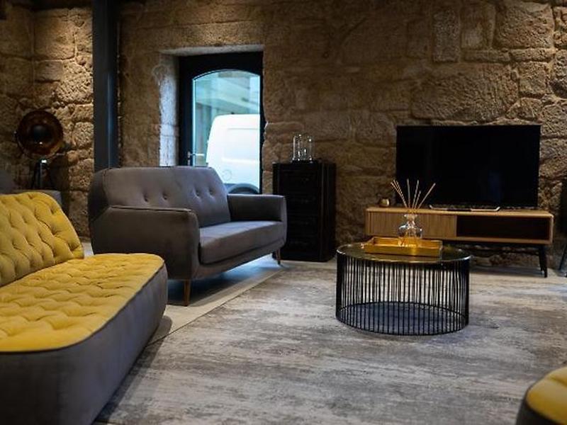 C332ED6D6B2B36F9E1D240805781DEE2