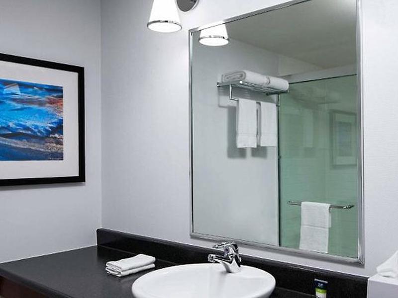 7964F7CB49F25365006F0B80495D81A2