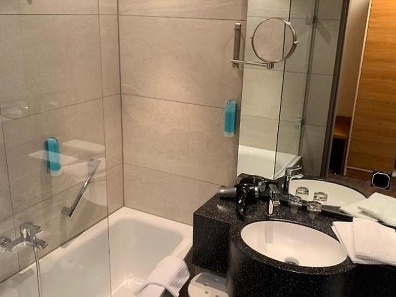 26EFDA78276A22113D7D6B26934298B0