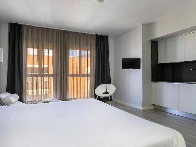 37D9CBC4458035D28DE83B9D664C7171