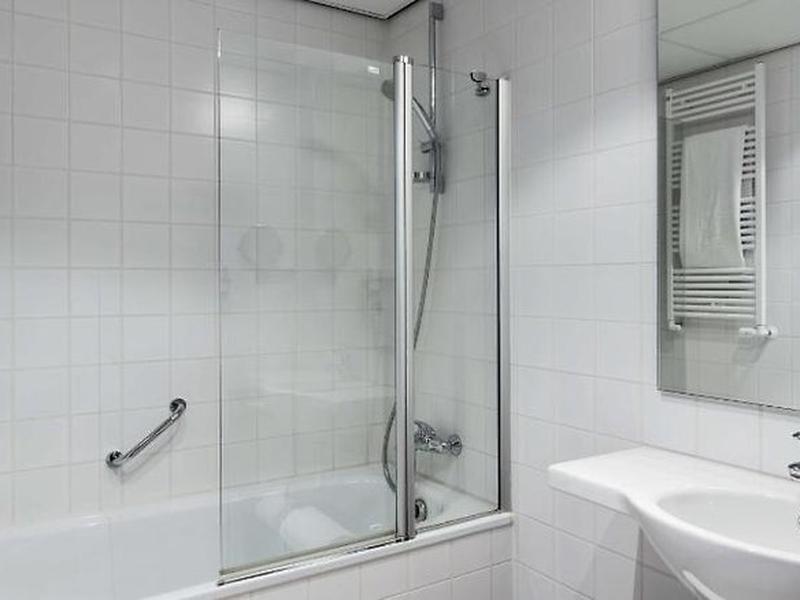 B38A084D764ACAC2FE9AD52E3A03C3D9