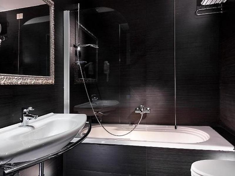 9303D4AC9CEB825B6A535F5B70AB534C