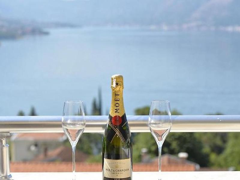 FCD11B7DC100B826D930B90043DA331F