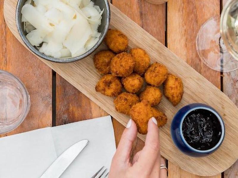 FB1ED4E2D2AFB42CB7D2E0ACBE5DA4C3