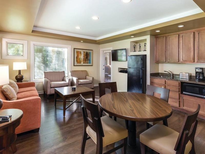 E6B4F3A3A572BFB09B0B81B1F593B7FC