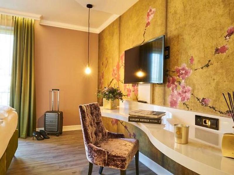 0F7A9C1B7FDF943E298D7ABD12C1A883