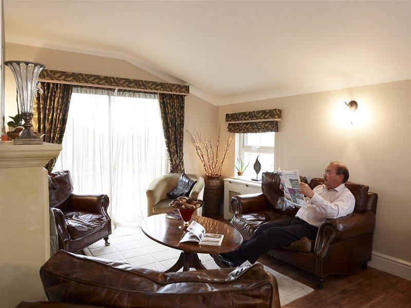 D894DA43E62E3841D0CF9FCB4B74928A