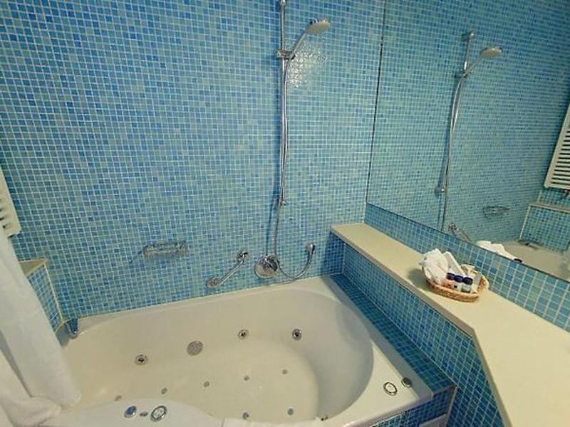 4E0C89F7EF53BF903166DA7973F9320B