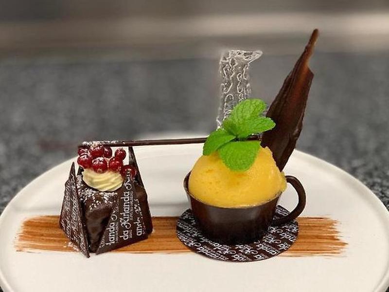 19BD432D9C80A39A0CEB6A8165907550