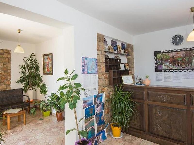 FB8DB757375B52E67F69AC02B56CDBC9