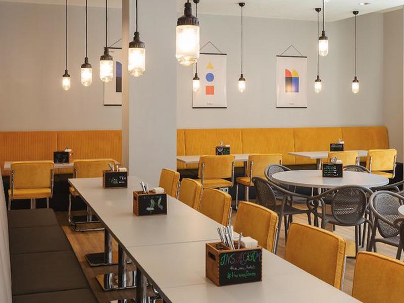 E8260530EAA6A5EBFAAA9E18B90A914D