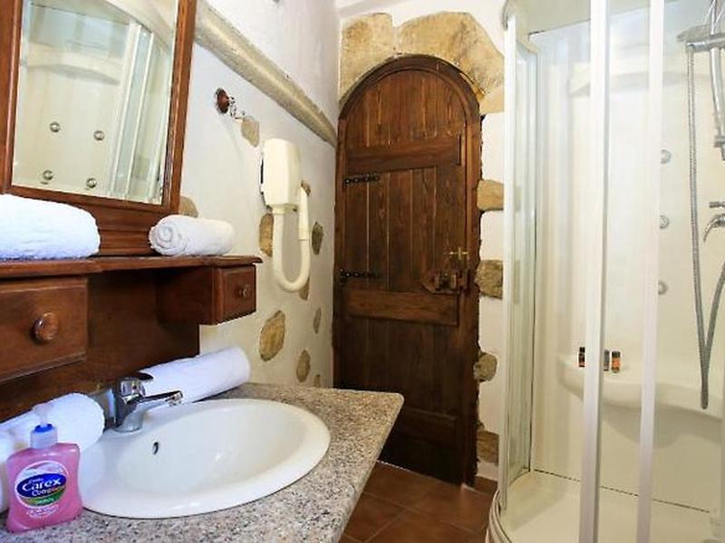 40ED686077E0084DD79C6C3794940161