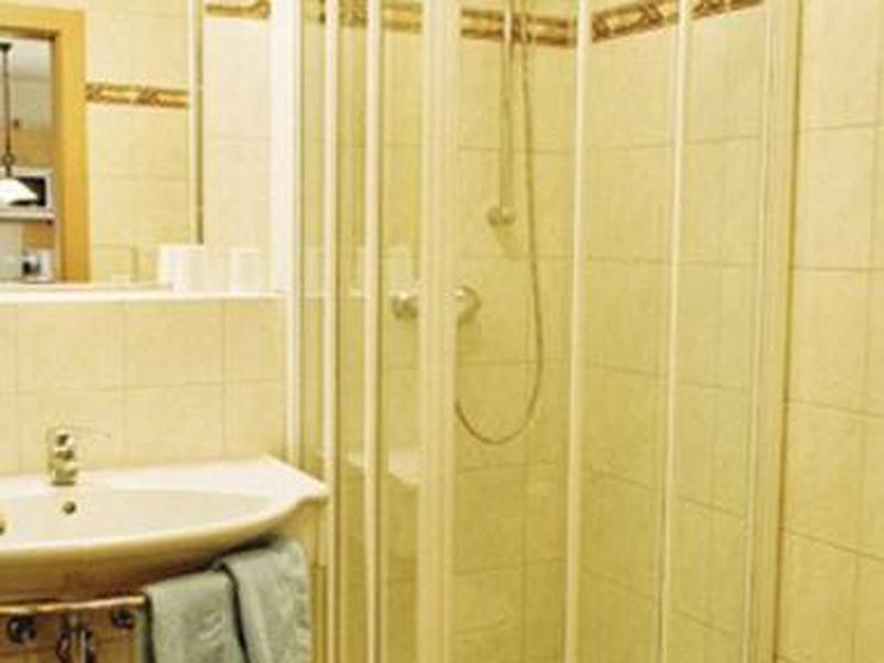 5D812E4AA57B3E96BDC28CCFFF3F5643