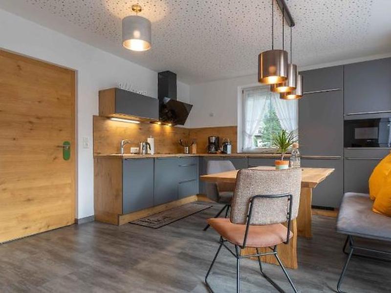 1614E3474C19DE60D434F18B9903A69E