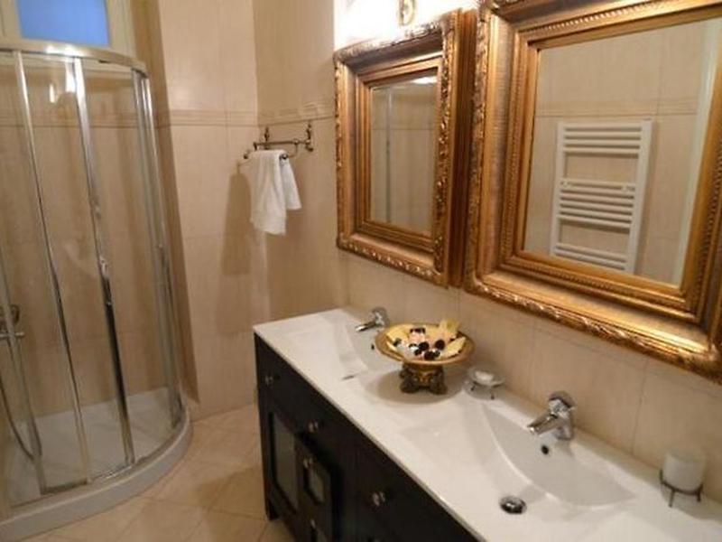 59C9C8D7C19A53933D8092B7218D48EE