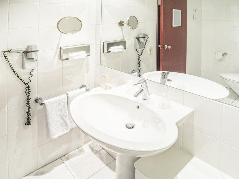 5D0ADC8FA8152D595CED99793050FF3A