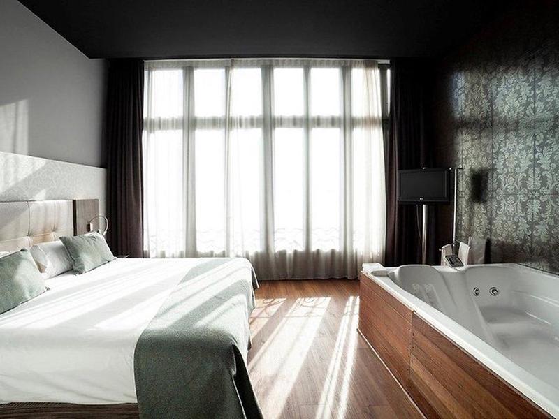 22CFAE16527CFEBAAF81CC915459B2E3