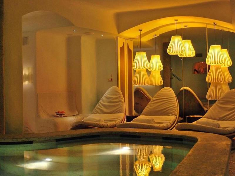 F16A3B216B49F46701EFD4D3E11BF558