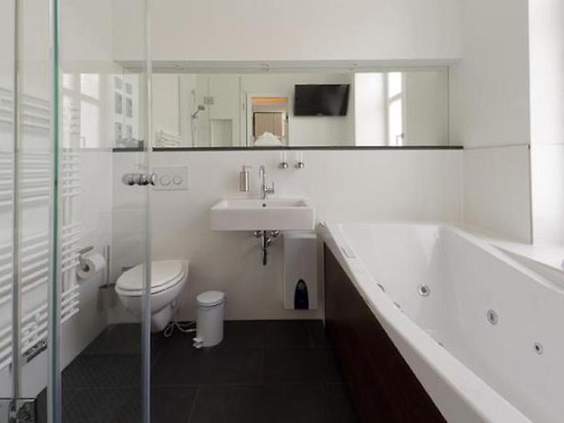 6488F6955DB960B5A946A7AF43142A39