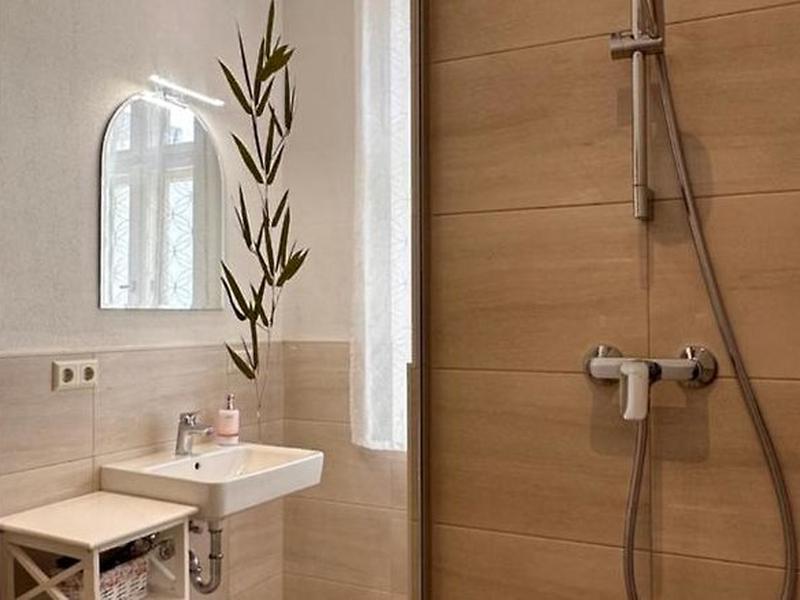 AEA882F4E5CF02C35D0A40229E3BC2B0