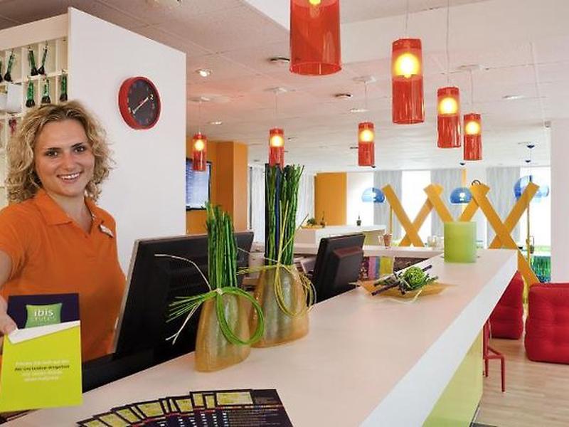 868A905FBD8CB21F4E08B0BAEAF7D65B