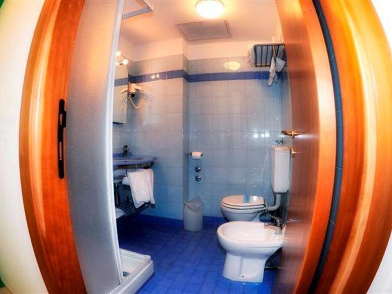 9BC6CA79C3E5B084DE657CF38626BB47