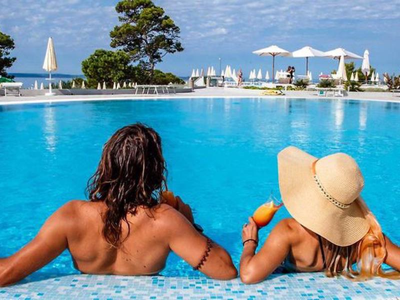 AD7B449493B17EC31BB9292D24527346