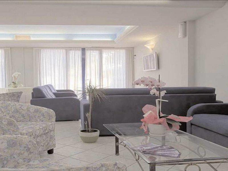 44FE02E4A47A2AD2956D0766D6367EAE