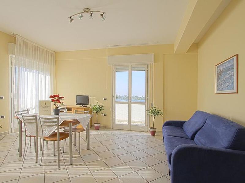 0669B378885718D7EBC84CFF3C741C11