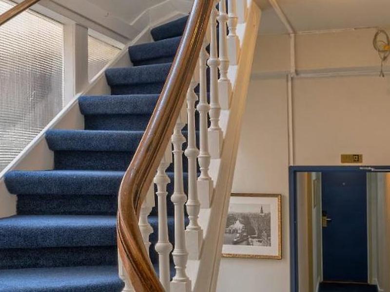 8B19A2AF65803F93B1A9EE17A7207359