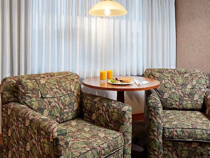 0611AE55E0ECAC39E03B3B9EF01C6295