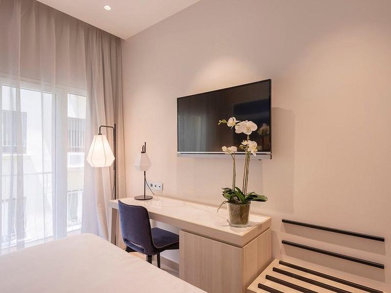 262128C826BC4C8124197D08E80353E5