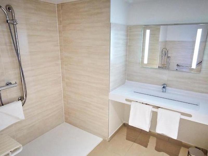 CCE1B51047CBDEF90EFE8730F2933011