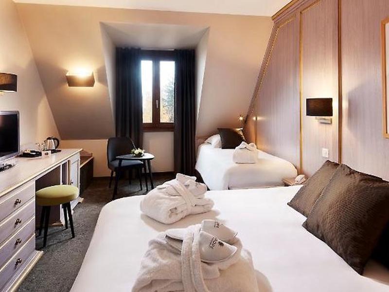 6369A06BF9E48674793A06B1557FAAB8