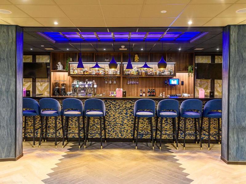 9CA11256B32F4270C9A4544579C2AF65