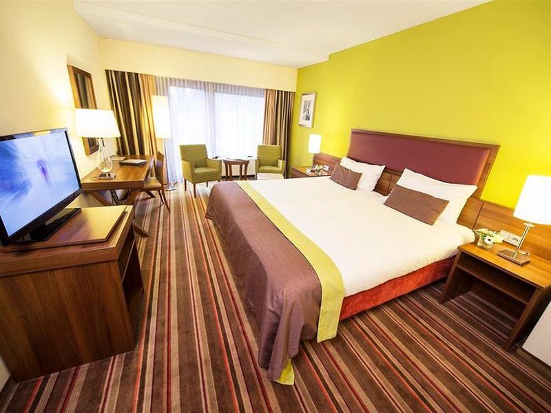 AB68C3A0A87E836BB27E5CF524A50D59