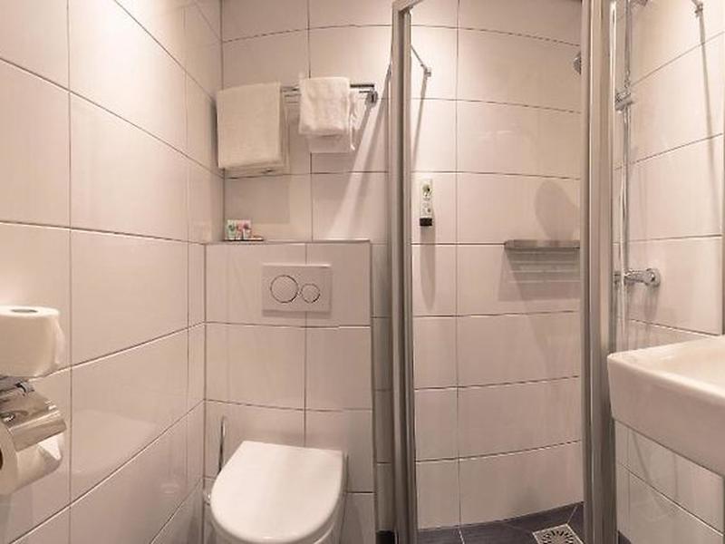 7288FF339BAACCEBE3610C39CC972785