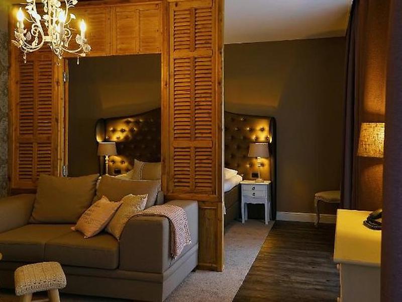 C4DADFAB463D40CAF64FE9087999B4E5