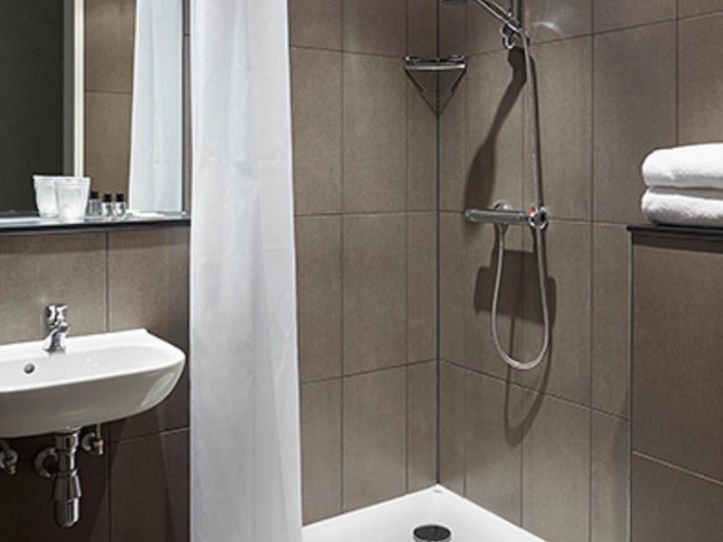 ADE27AEFE7A090EA126921E49803761A