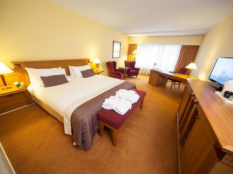 3783FE9A40E4F7AB8892FDF3242B839A