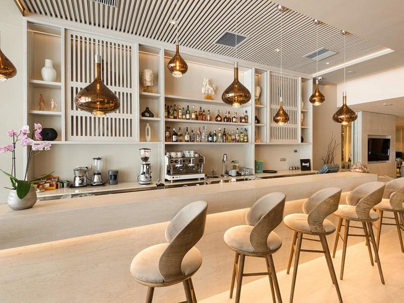 E79C0F48E93D65A29F5A8452851E9566