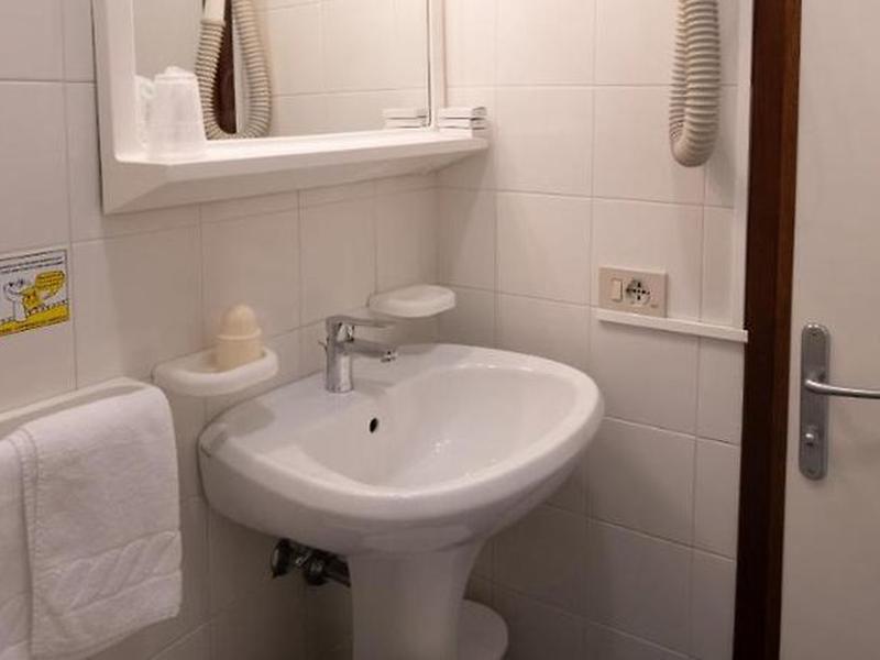 66CEAFF92A089CA971D6D7E8F32D3D5B