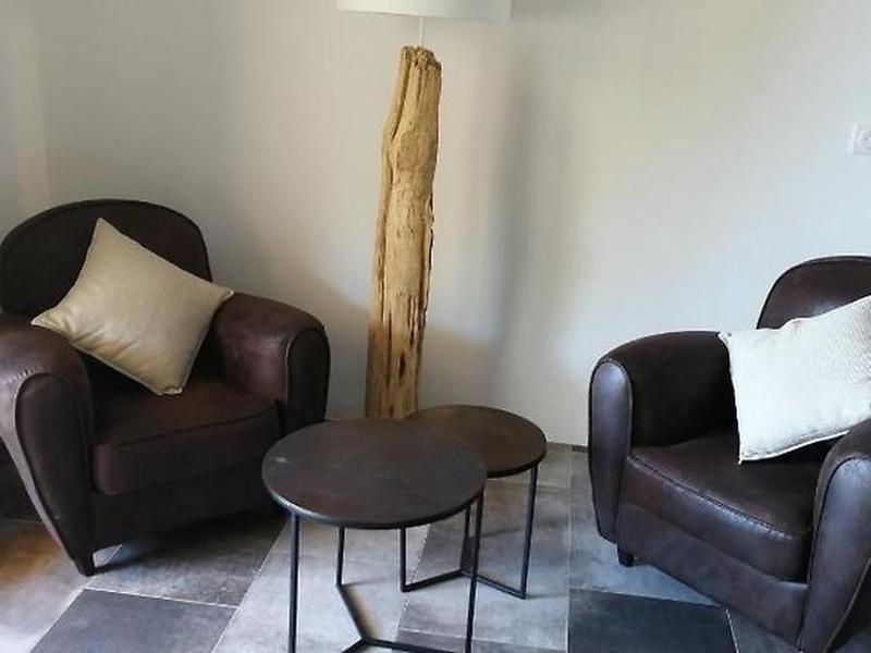 ECE2D165DF4D98D275F6BC7859F81B24