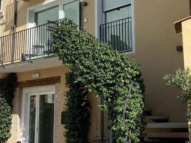 90B47AD2D61E5758EA4EDFE589719547