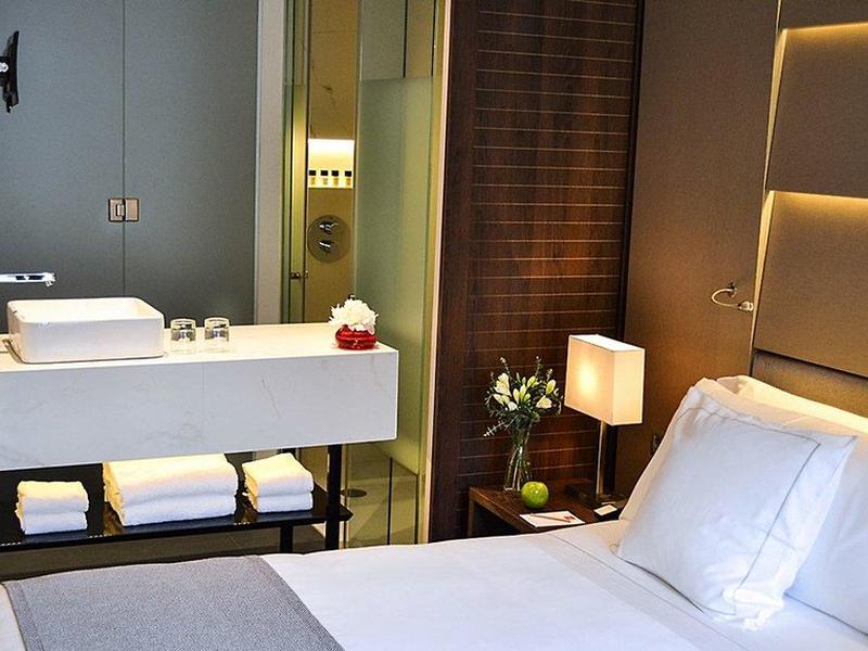 AB0091585E1E4398E2C174A2CF5F1970