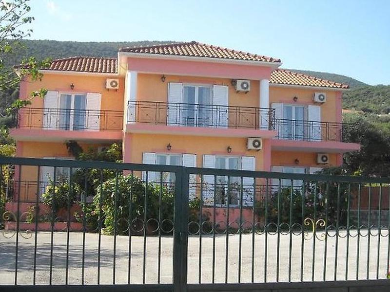 E2595C8110BBB0A91A4E7E04A028D804