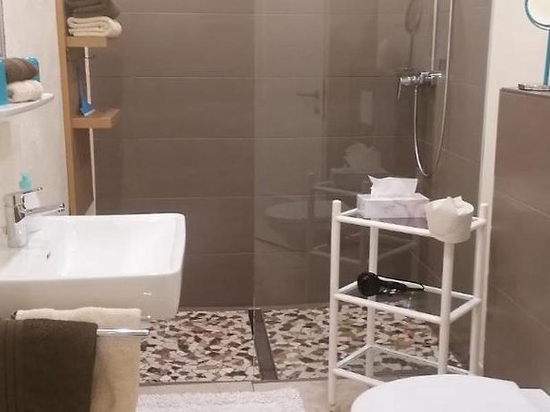 D6C9C7459DA42920D03BF77B2C8A41F8