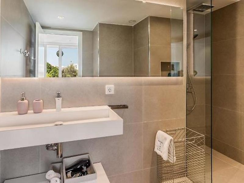 A2193CDF233A80575BBAB3E32E08368B