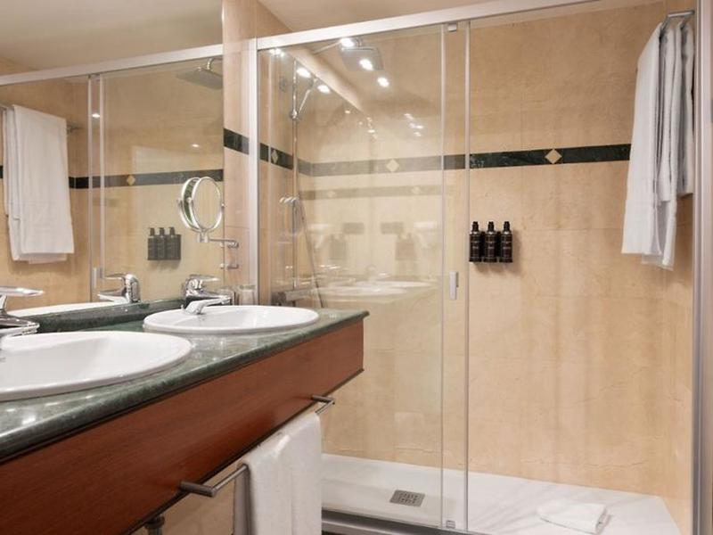 9BBD1811D2CC4FC2C7DA015B478E9F1E