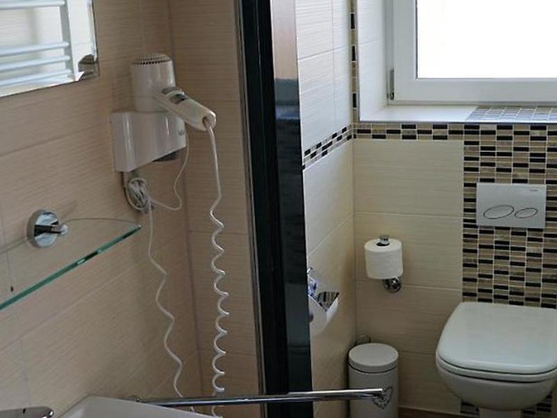 76D30D8ABE44D9AEE327746554FE51E9